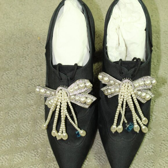 CHANEL NEW Pre-Fall 18A BLACK CC PEARL JEWELED BOW BOOTIES SHOES EU 37.5C / 6.5 - Picture 3 of 10